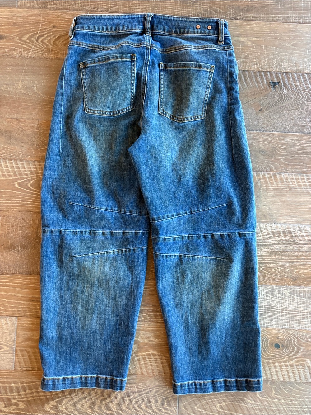 CAbi Cooper Jeans Barrel Leg style Crop - Picture 4 of 4